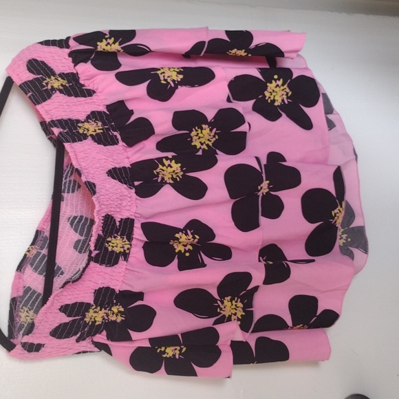 Pink and Black floral flowy tube top blouse - Picture 3 of 3